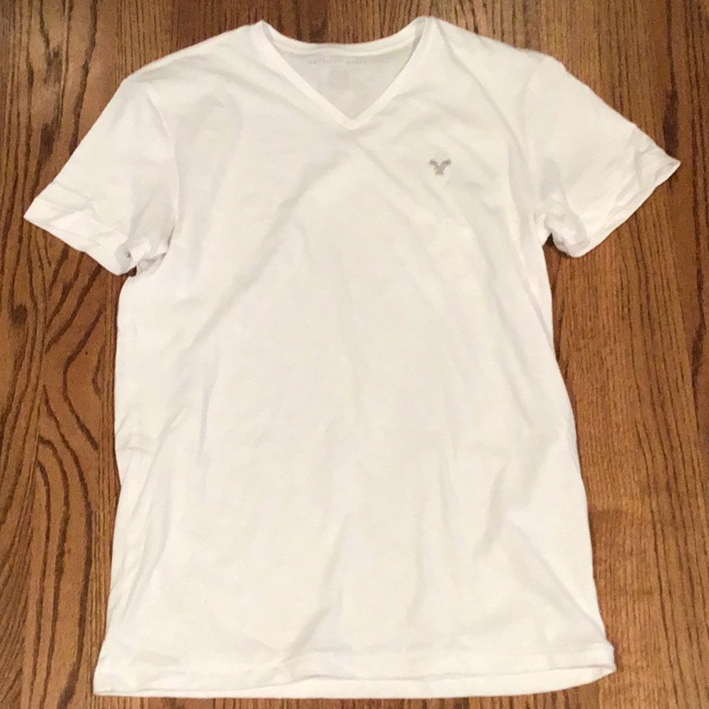 White American Eagle short sleeve